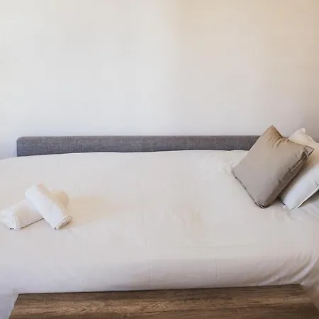 Front Flat With Ocean View Apartment